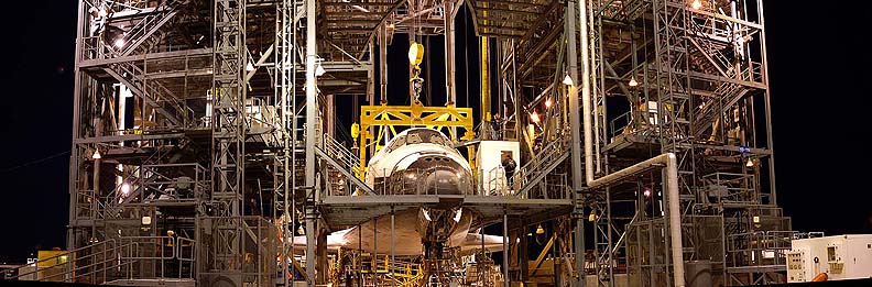 >Space shuttle Endeavour, Edwards Air Force Base, December 5, 2008